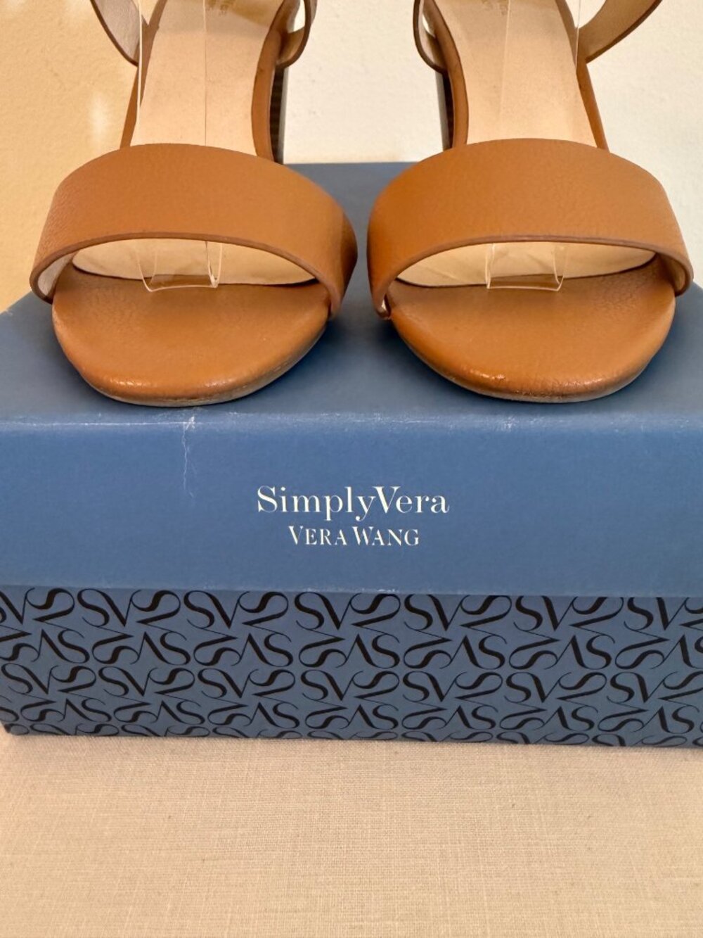 Simply Vera Vera Wang Size 8 Cognac Block Heel Sandals Ankle Strap With Box - Picture 4 of 16